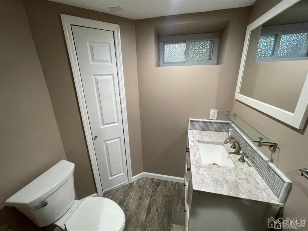 210 Runyon Avenue - Photo 24
