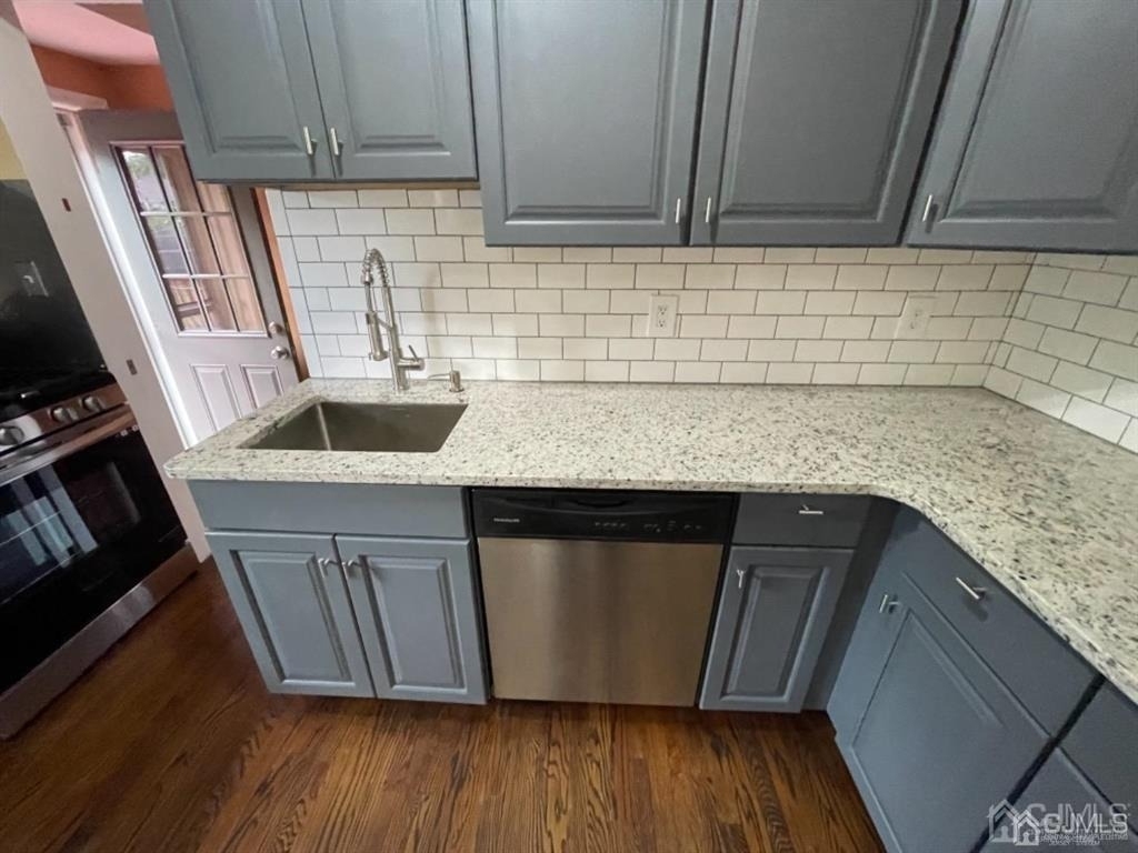 210 Runyon Avenue - Photo 13