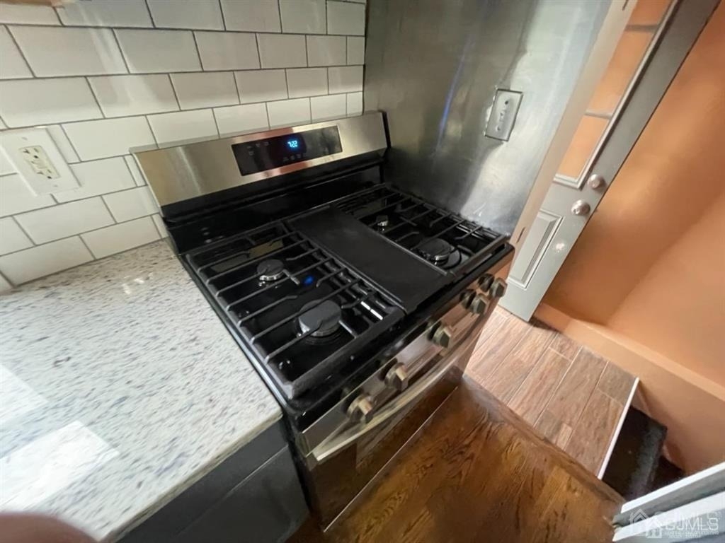 210 Runyon Avenue - Photo 16