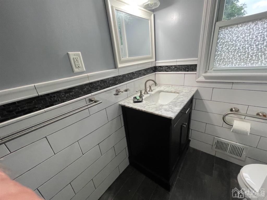 210 Runyon Avenue - Photo 12