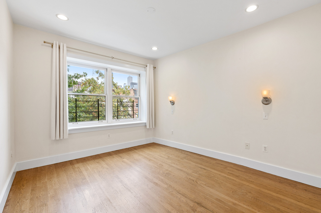 284 Carlton Avenue - Photo 16