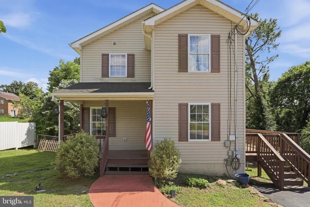 19 Fairview Avenue - Photo 0