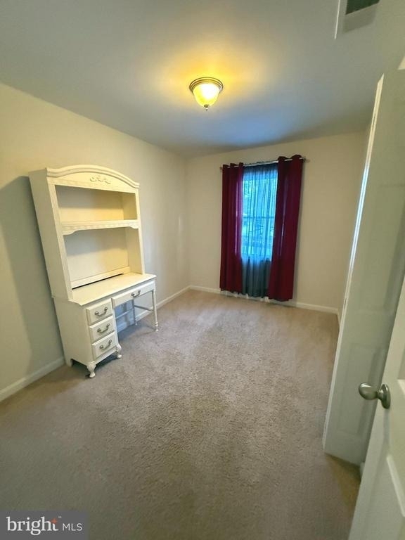 1238 Lakeview Parkway - Photo 3