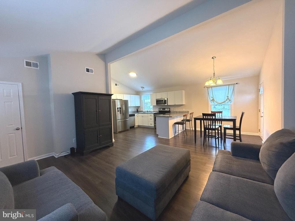 1238 Lakeview Parkway - Photo 1