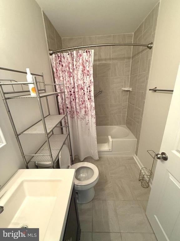 1238 Lakeview Parkway - Photo 2