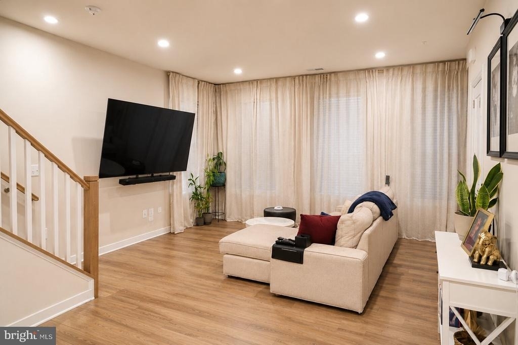 601 Percy Place - Photo 1