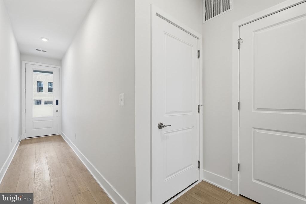 42200 Shining Star Square - Photo 1