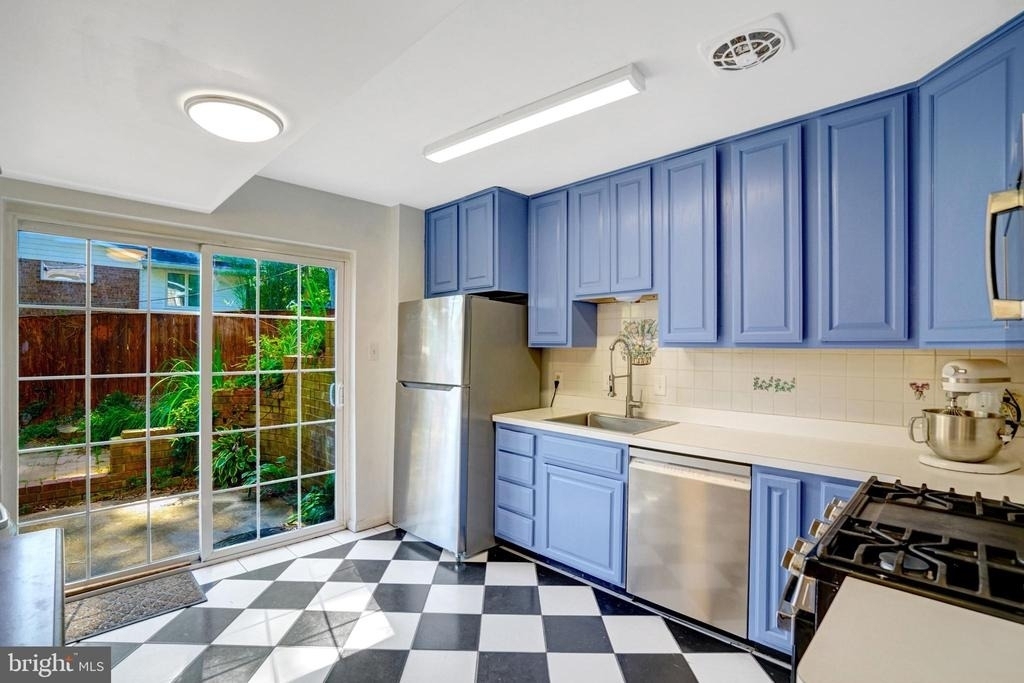 8527 Parliament Drive - Photo 12