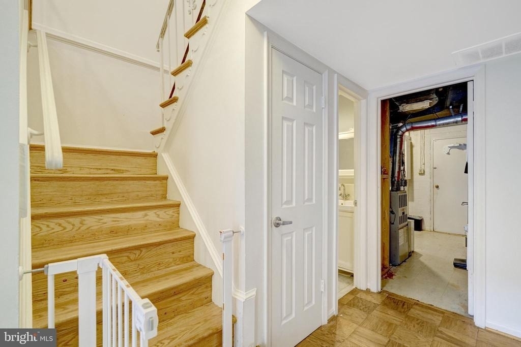 8527 Parliament Drive - Photo 15