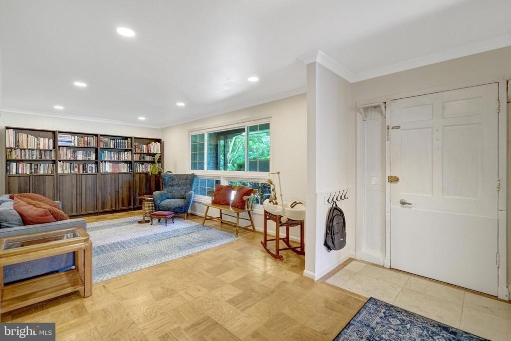 8527 Parliament Drive - Photo 4