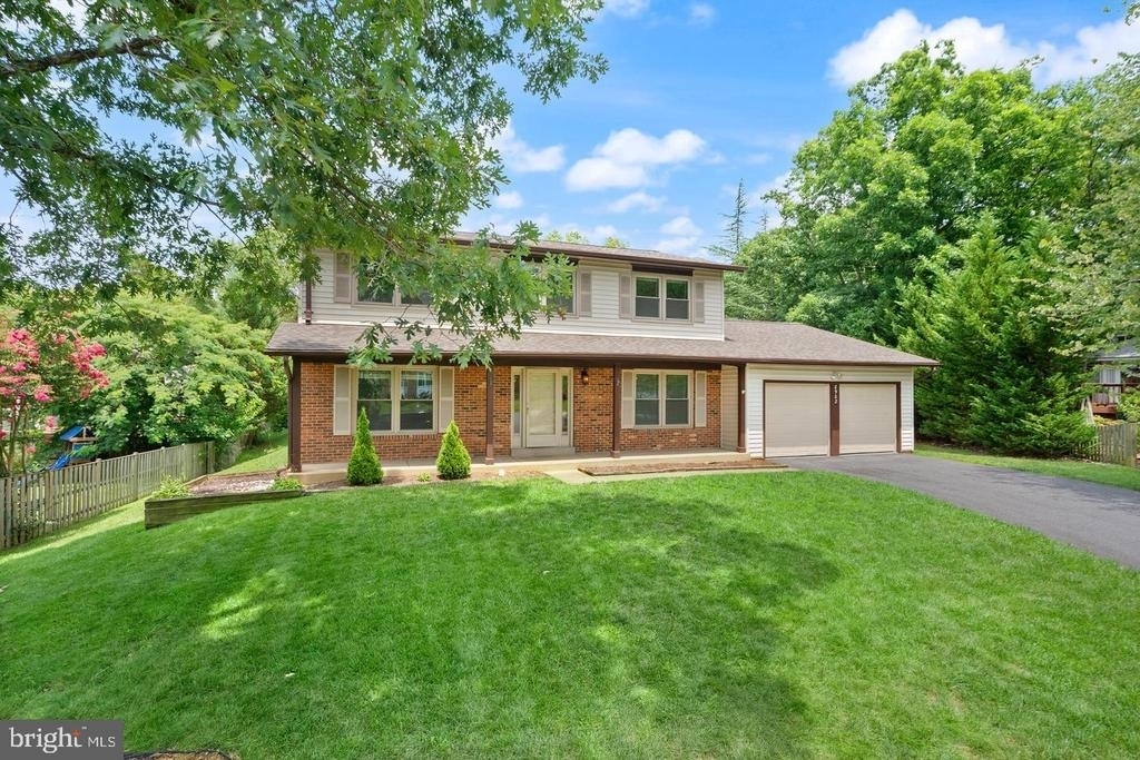 8902 Huxley Court - Photo 4