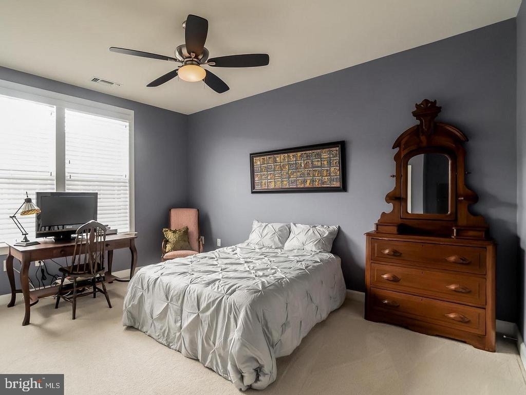 13722 Neil Armstrong Avenue - Photo 10