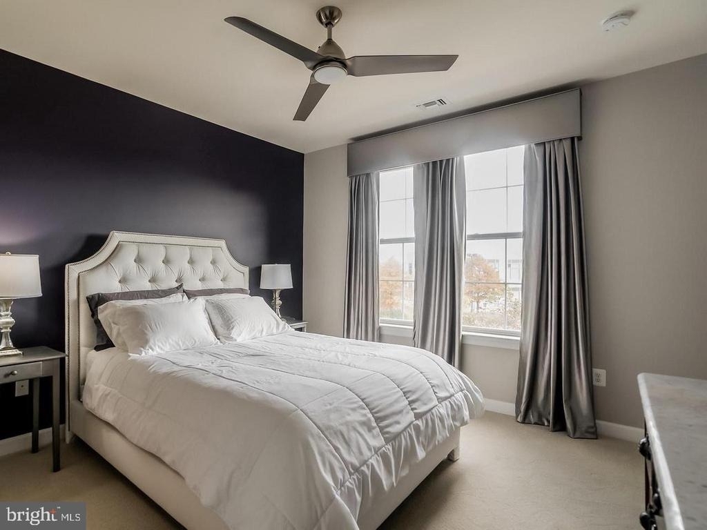 13722 Neil Armstrong Avenue - Photo 11