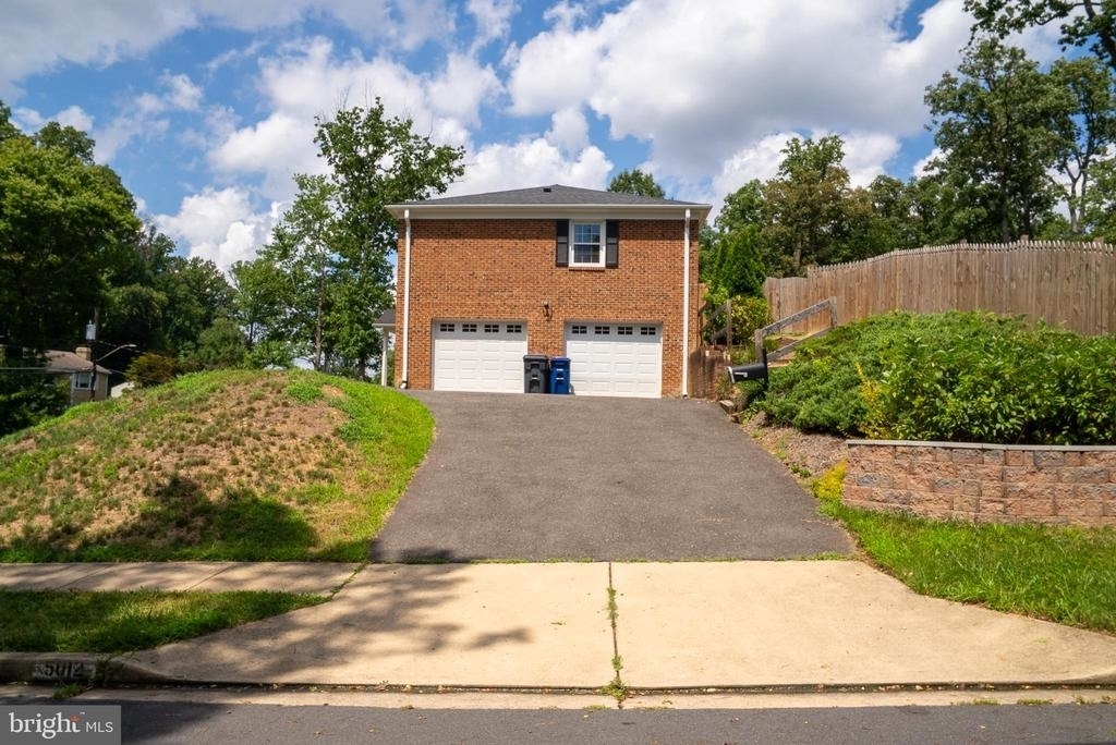 5012 Larno Drive - Photo 3
