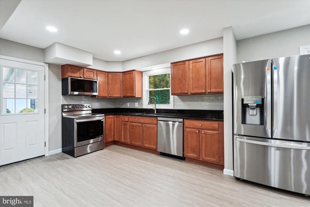 2226 Westwood Place - Photo 4