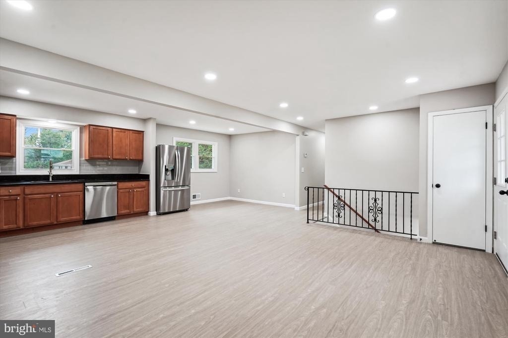 2226 Westwood Place - Photo 5