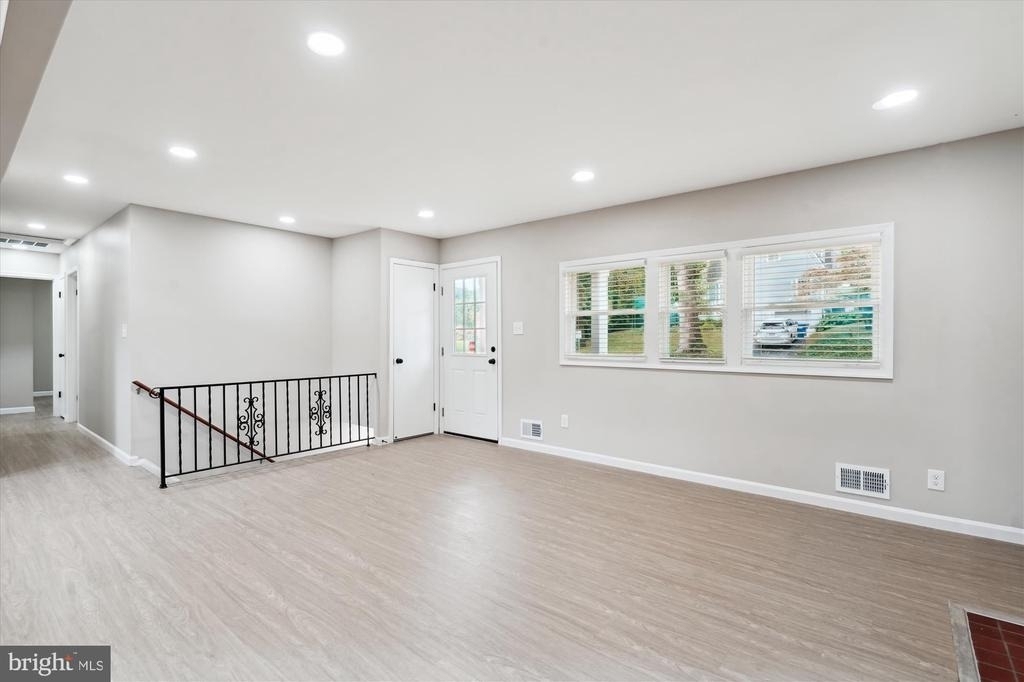 2226 Westwood Place - Photo 6