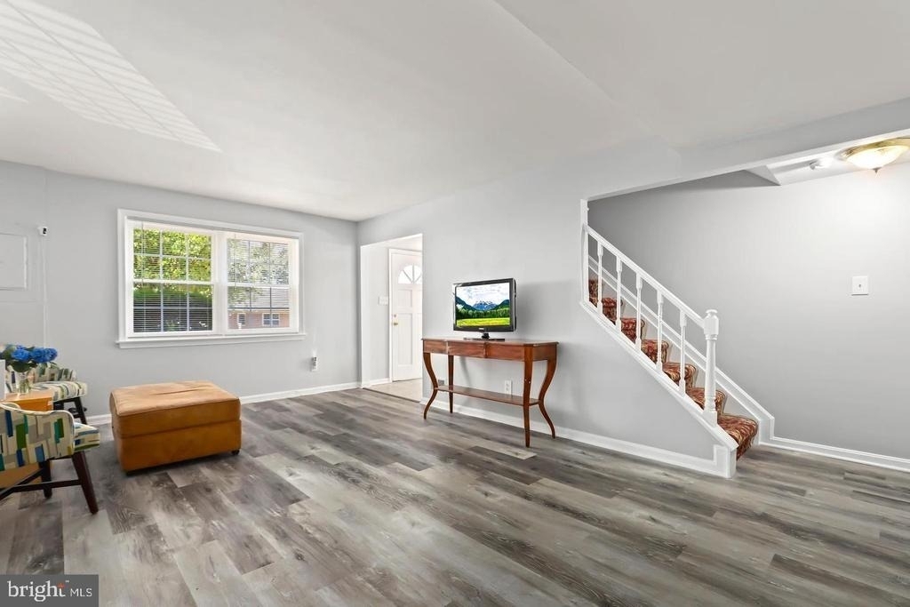 9904 Hagel Circle - Photo 7