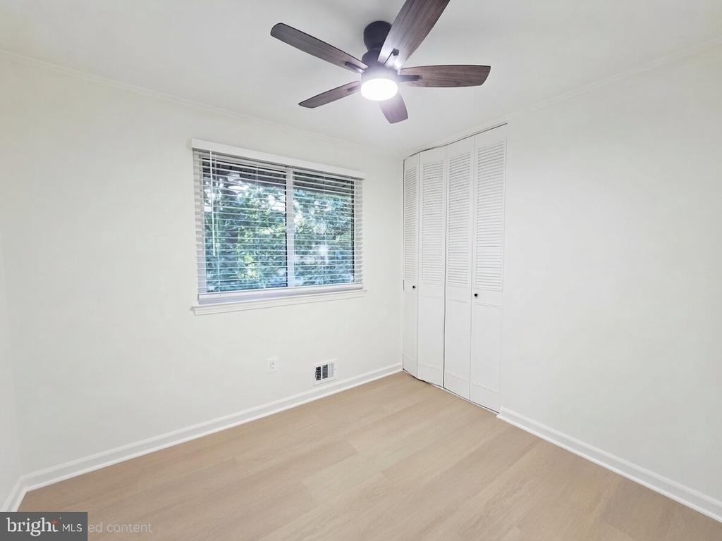10027 W Constable Court - Photo 14