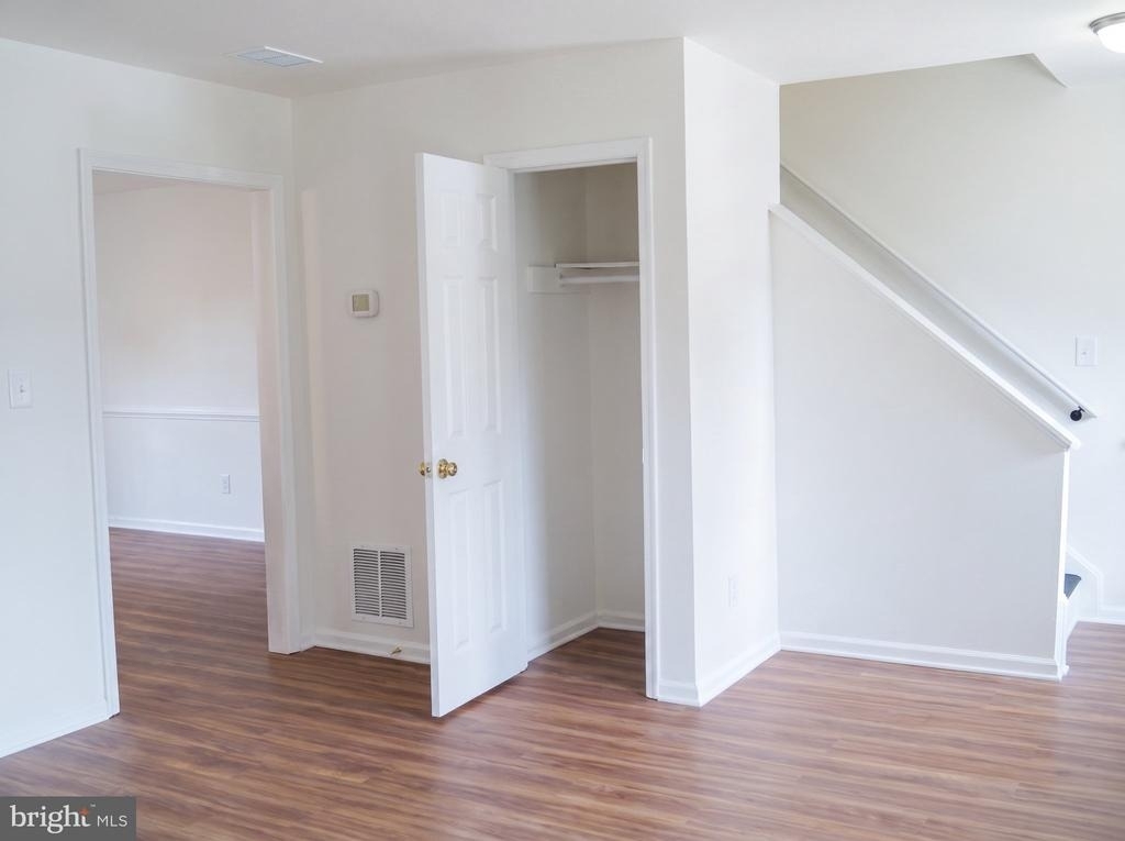 402 Forest Court - Photo 8