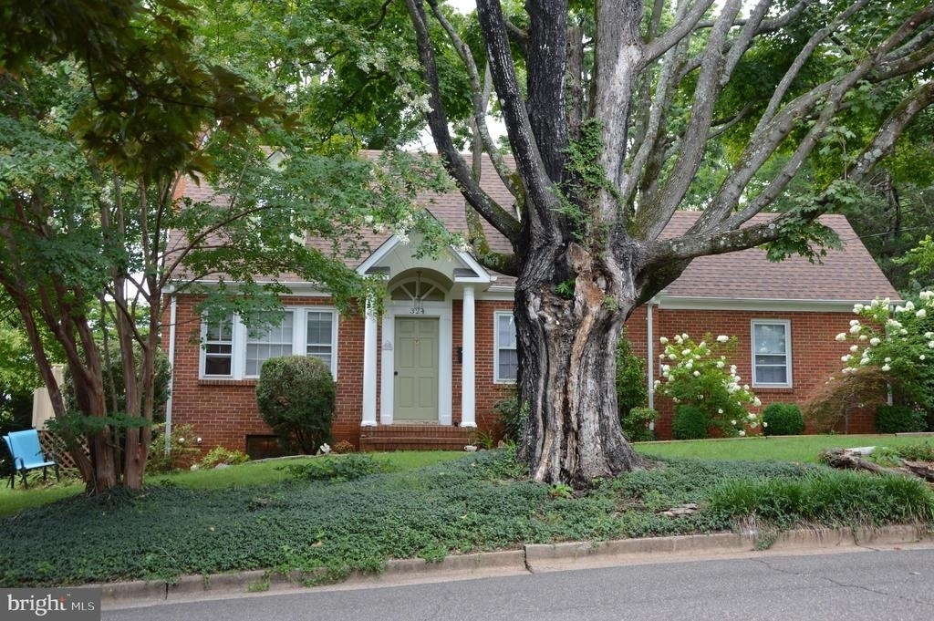 324 W Asher W - Photo 1
