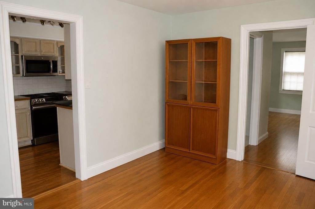 324 W Asher W - Photo 6