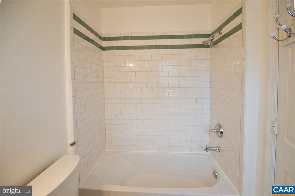 1566 Garden Court - Photo 12