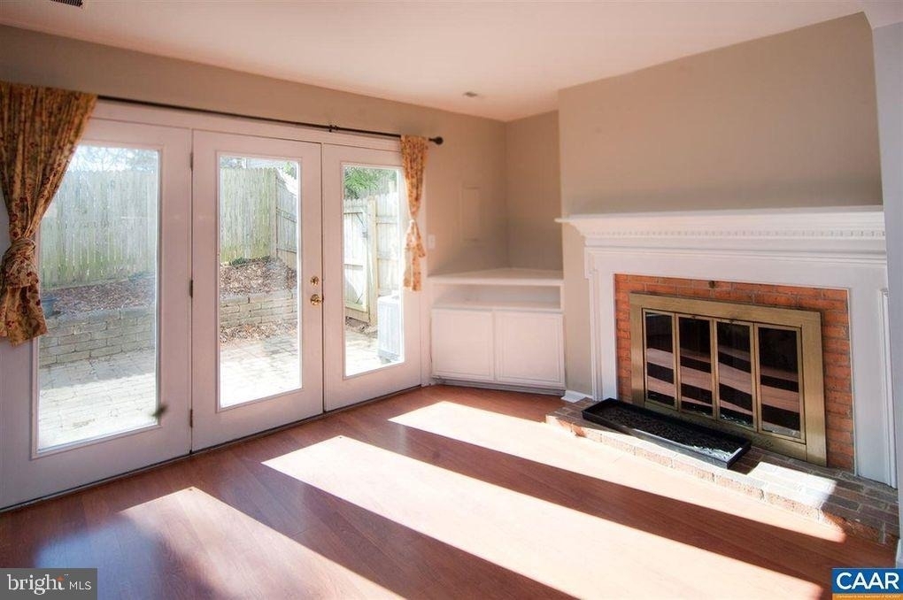 1566 Garden Court - Photo 8