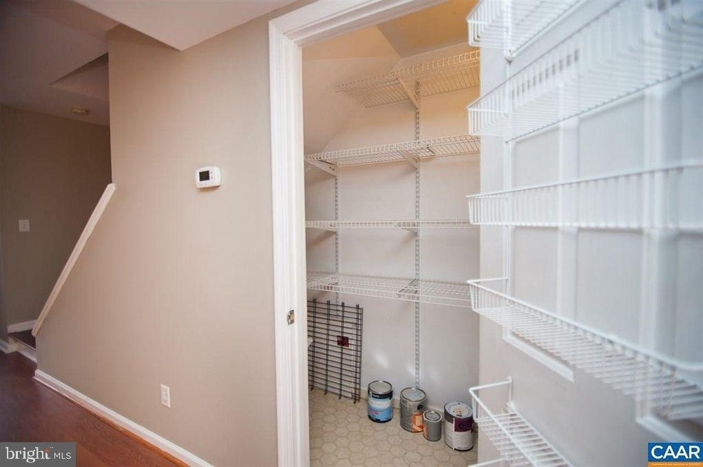 1566 Garden Court - Photo 9