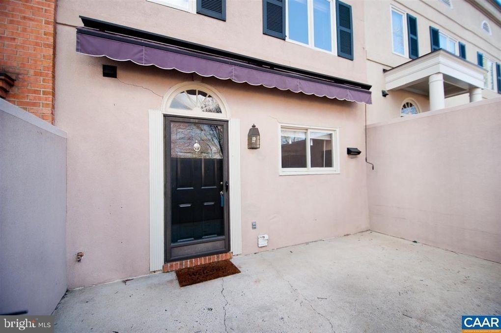 1566 Garden Court - Photo 1