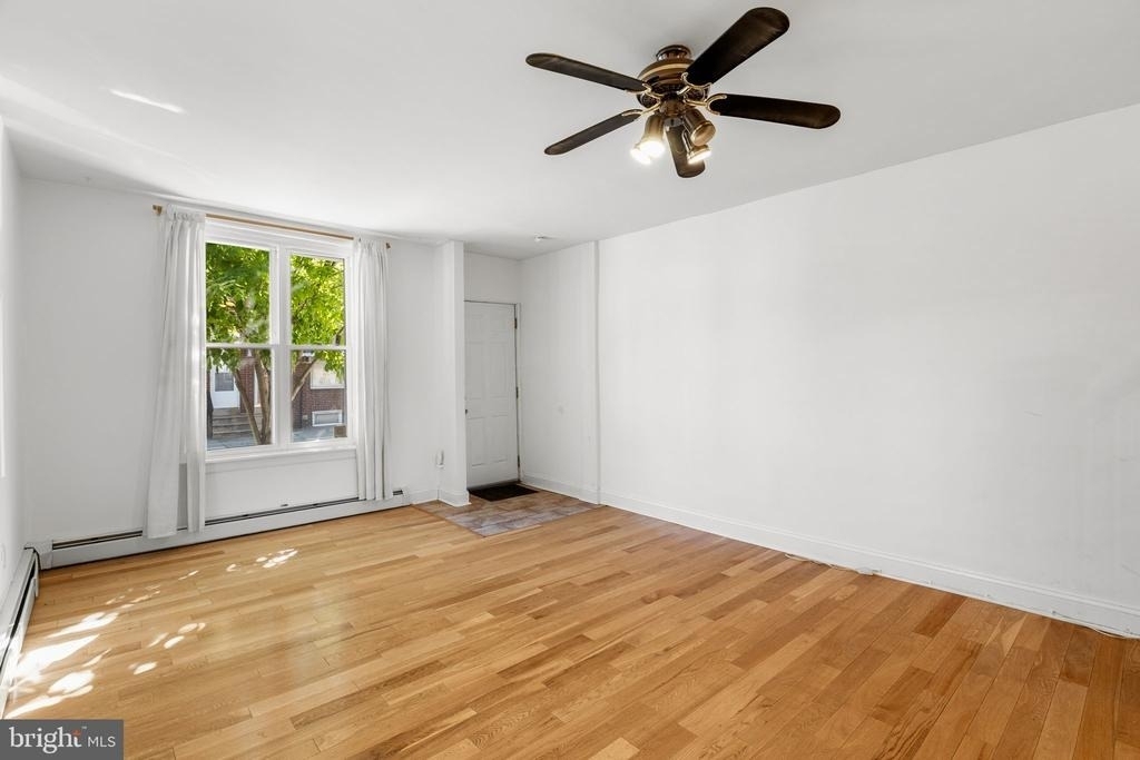 2426 E Indiana Avenue - Photo 6