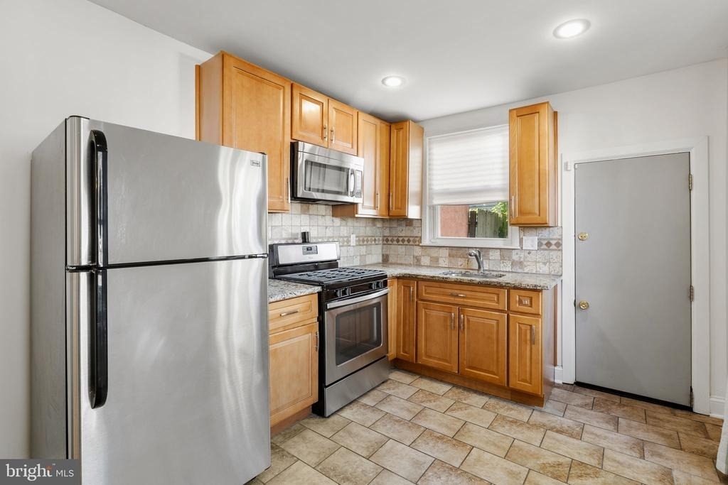 2426 E Indiana Avenue - Photo 13