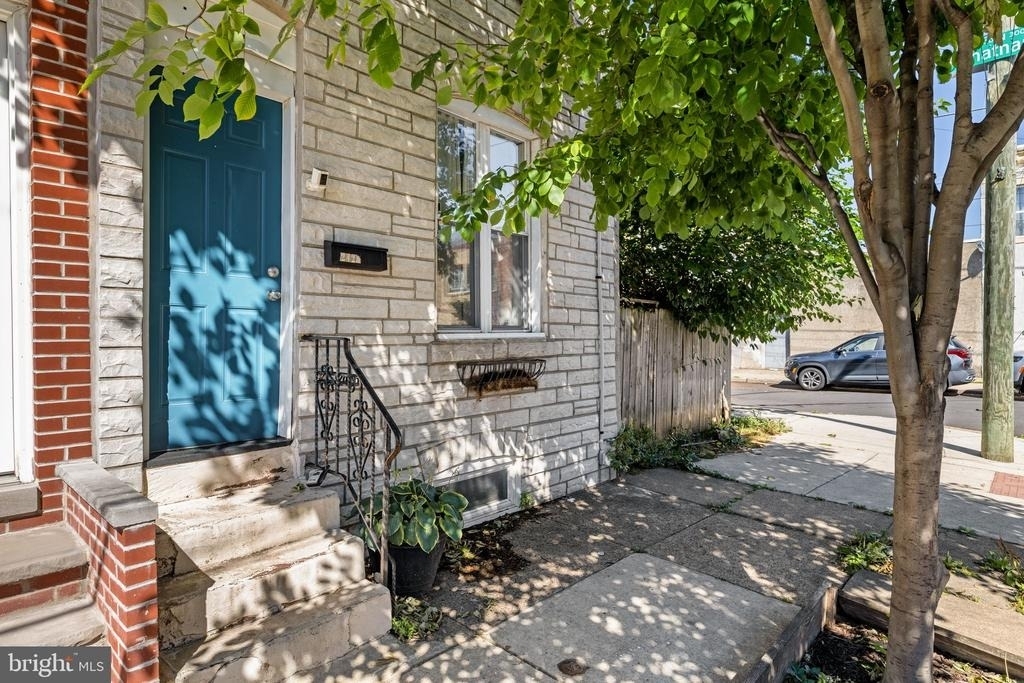 2426 E Indiana Avenue - Photo 1