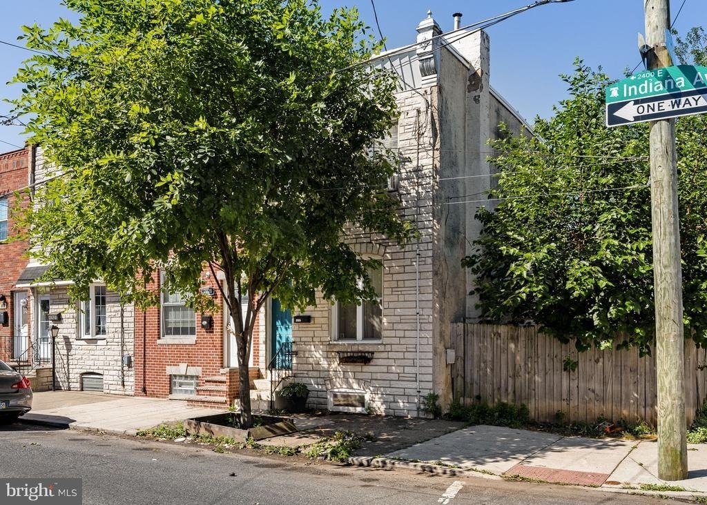 2426 E Indiana Avenue - Photo 0