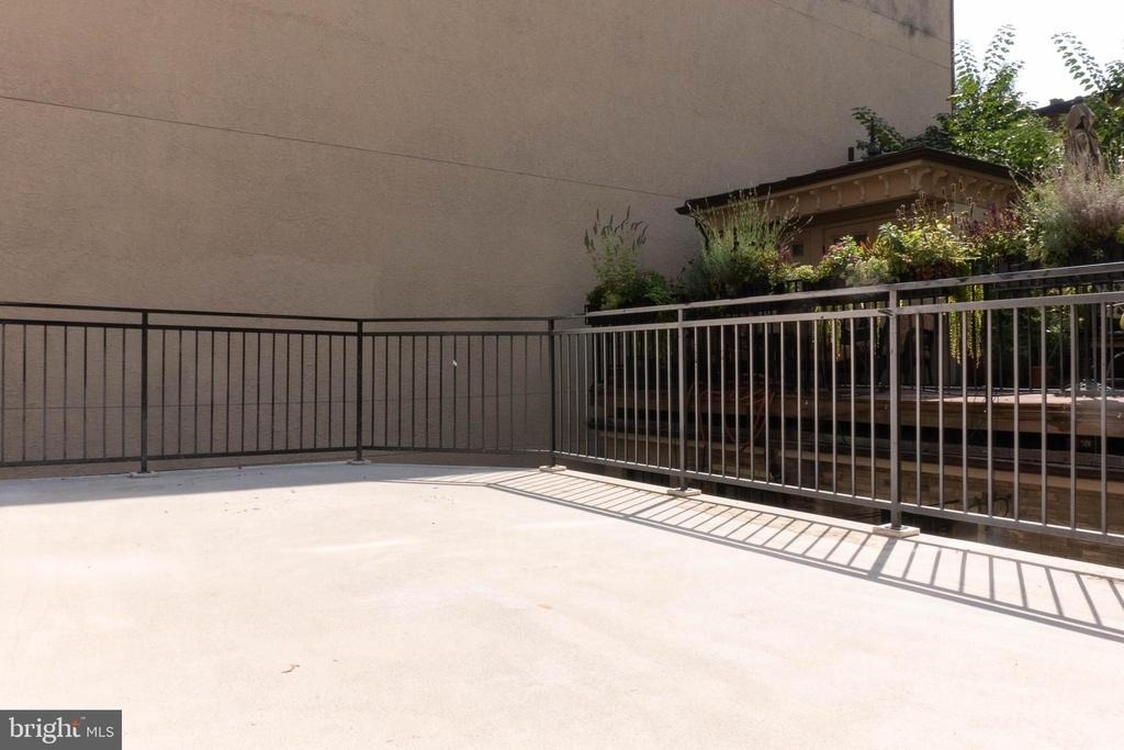 327 S 16th Street - Photo 9