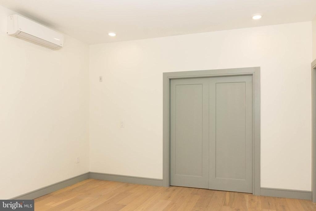 327 S 16th Street - Photo 8