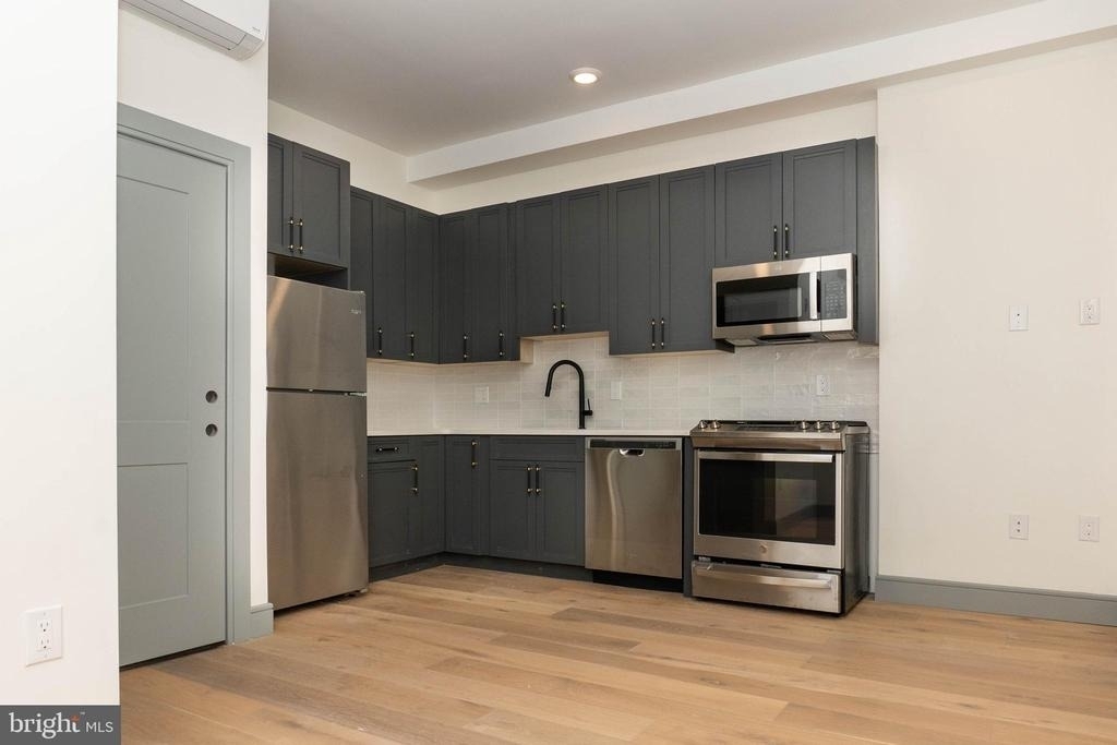 327 S 16th Street - Photo 1