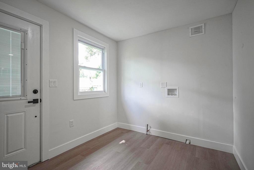 21 21 & 23 Harding Avenue - Photo 13