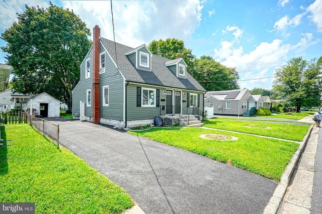 21 21 & 23 Harding Avenue - Photo 1