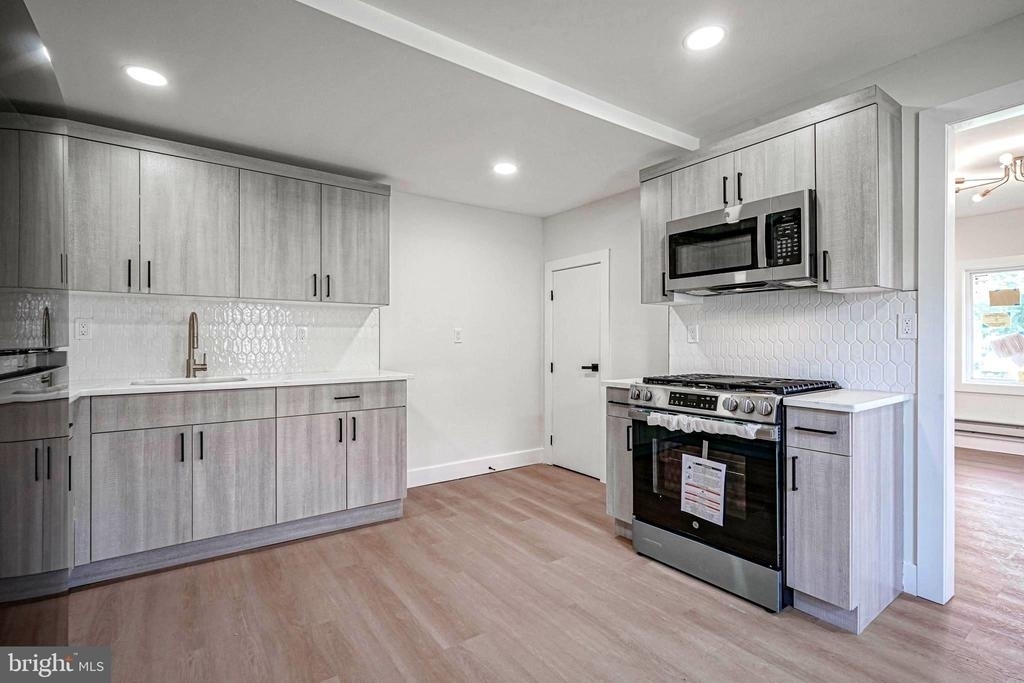 21 21 & 23 Harding Avenue - Photo 8
