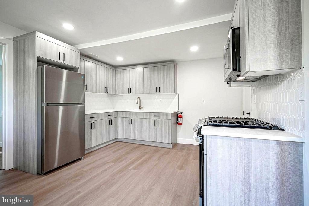 21 21 & 23 Harding Avenue - Photo 7