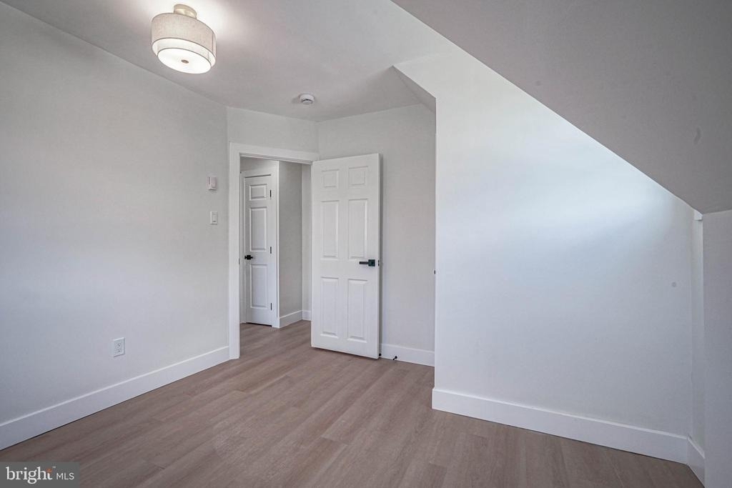 21 21 & 23 Harding Avenue - Photo 18