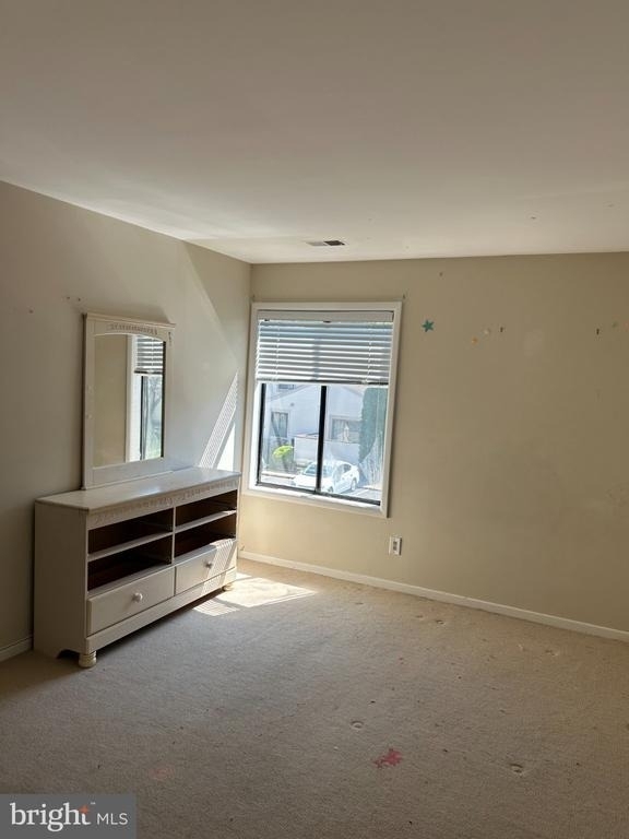 8 Avon Drive - Photo 5