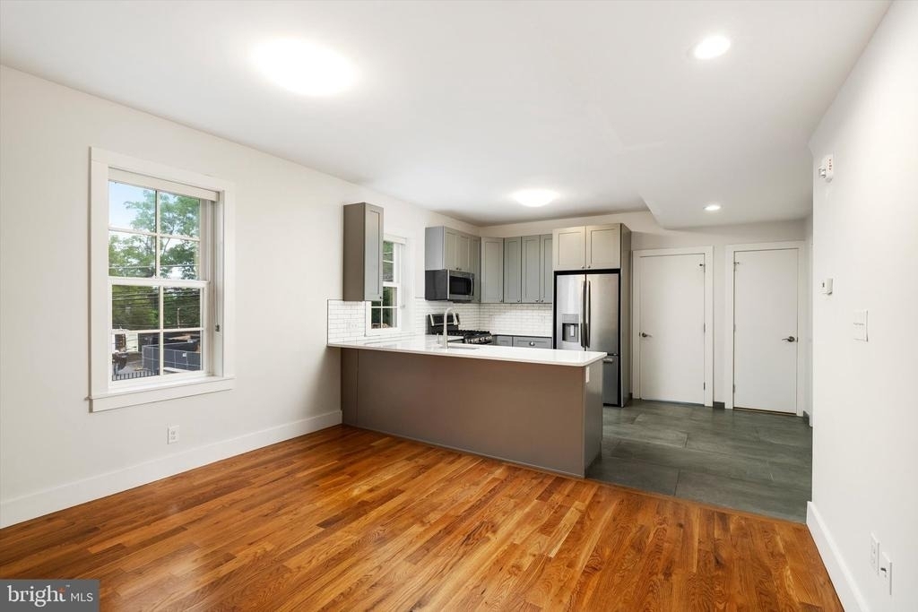 205 Witherspoon Street - Photo 2