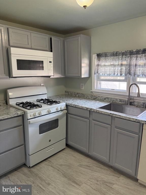 607 2nd Ave, Unit A - Photo 2