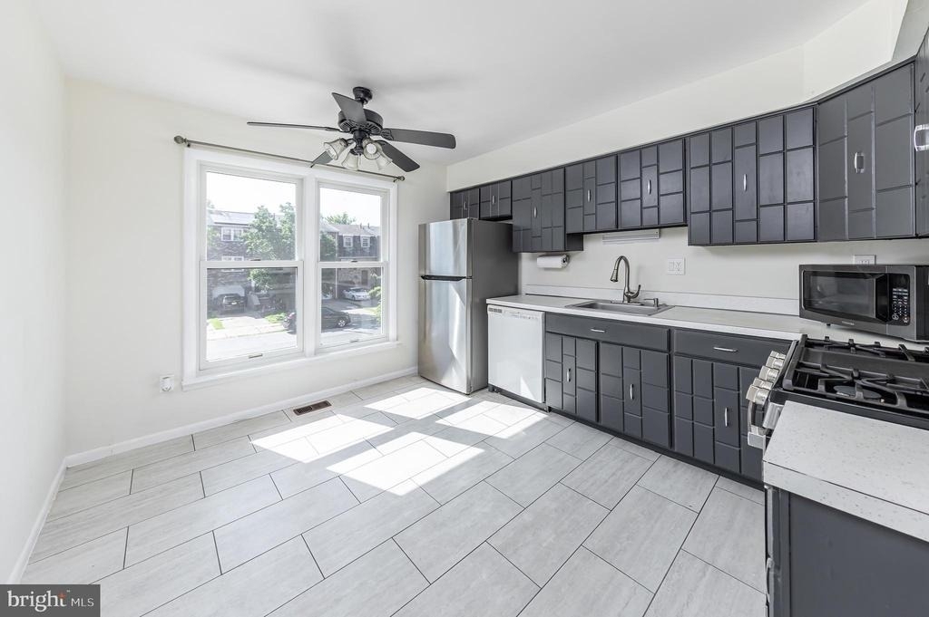 1445 Boxwood Drive - Photo 4
