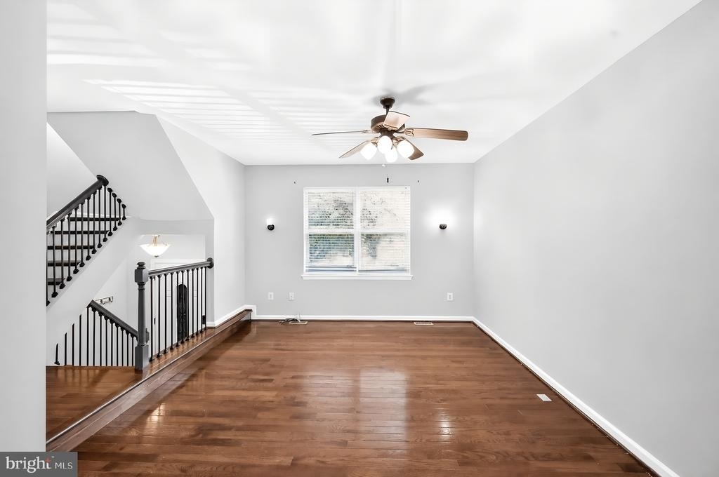 1731 Forest Park Drive - Photo 2