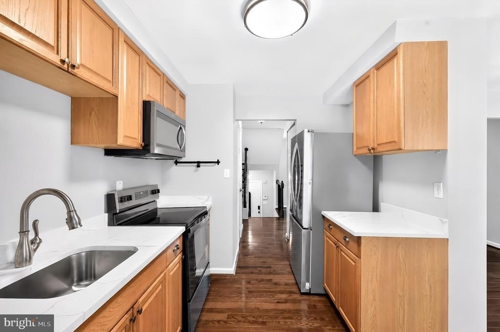 1731 Forest Park Drive - Photo 3