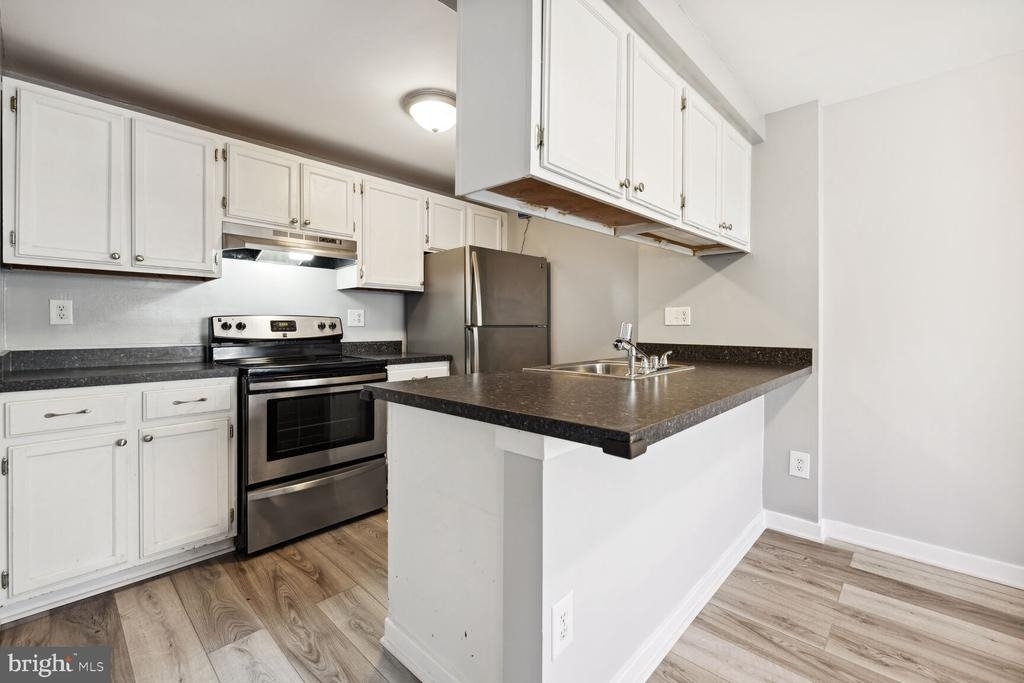 9406 Collette Way - Photo 5