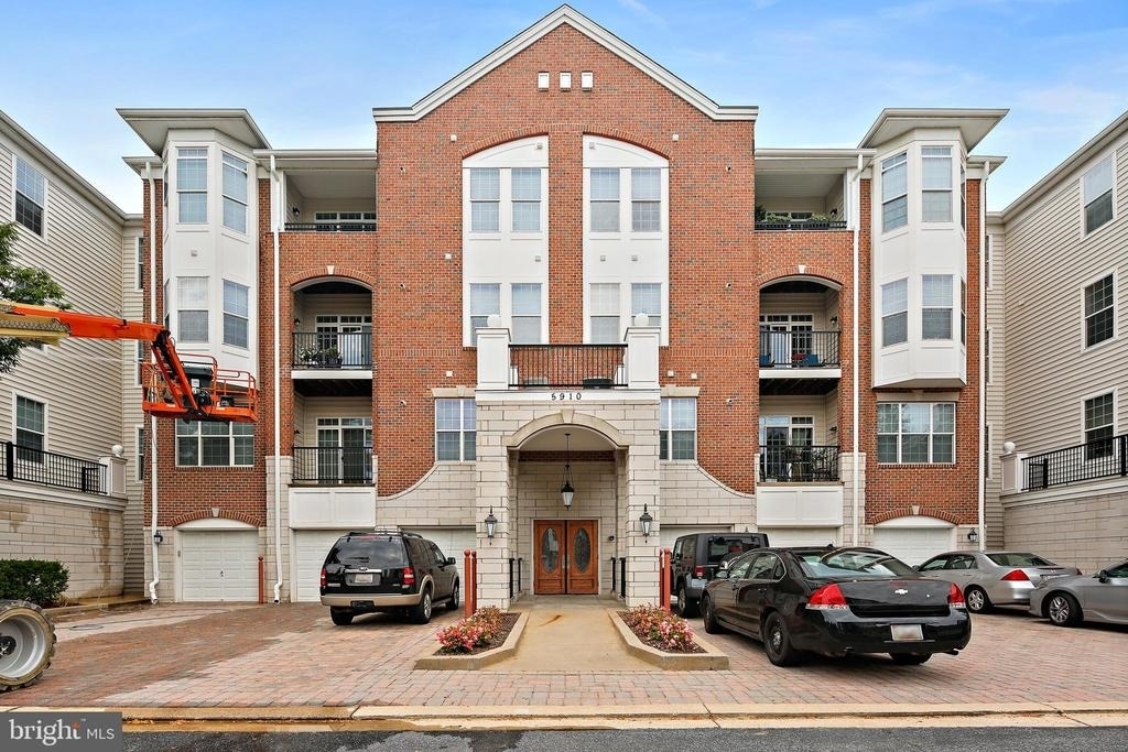 5910 Great Star Drive - Photo 0